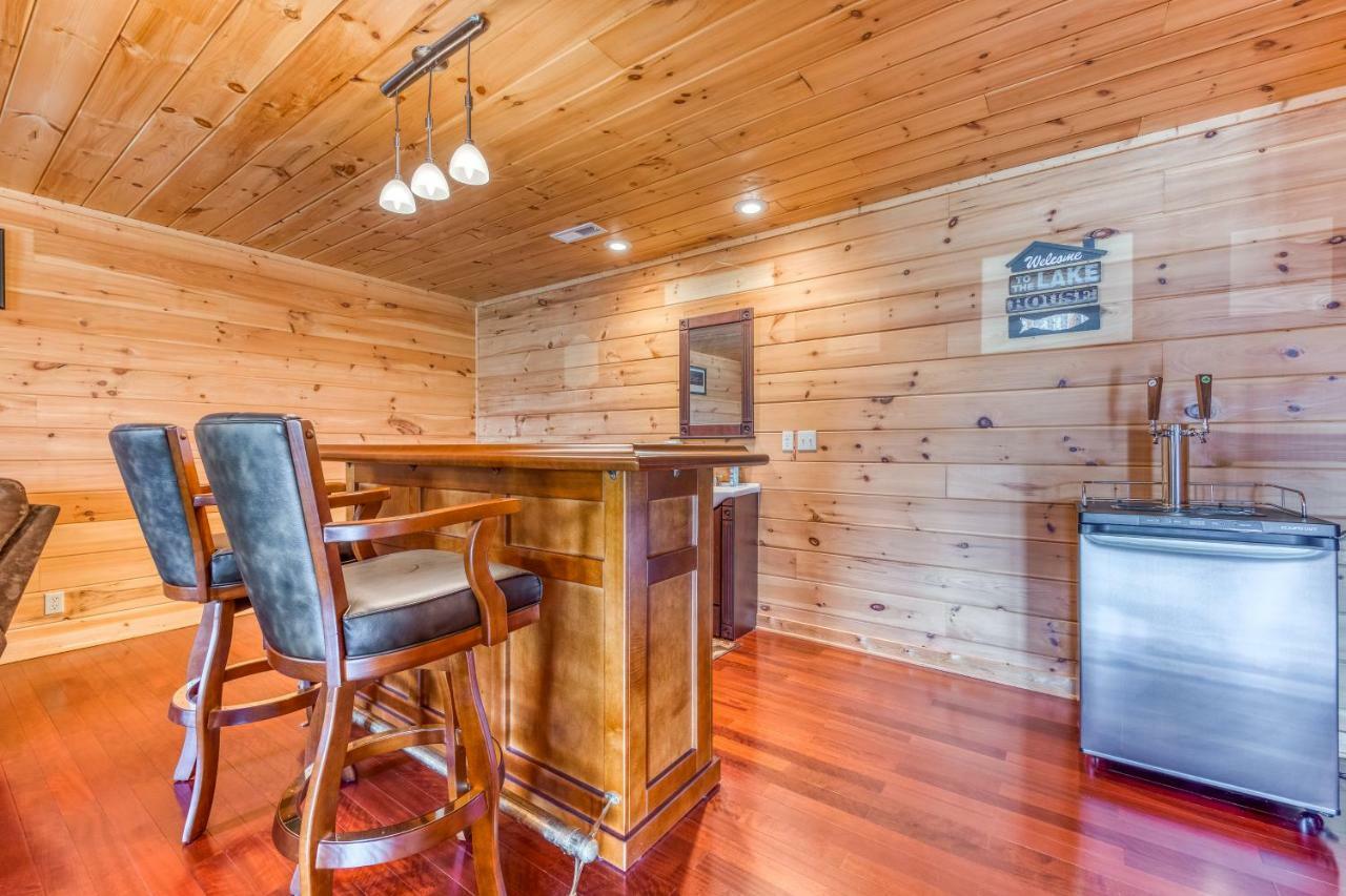 Majestic Lakefront Lodge Sevierville Exteriör bild
